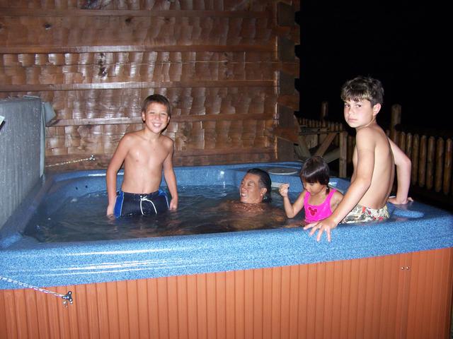 Dustin, Rick, Zoee' & Josh In The Hot Tub!
